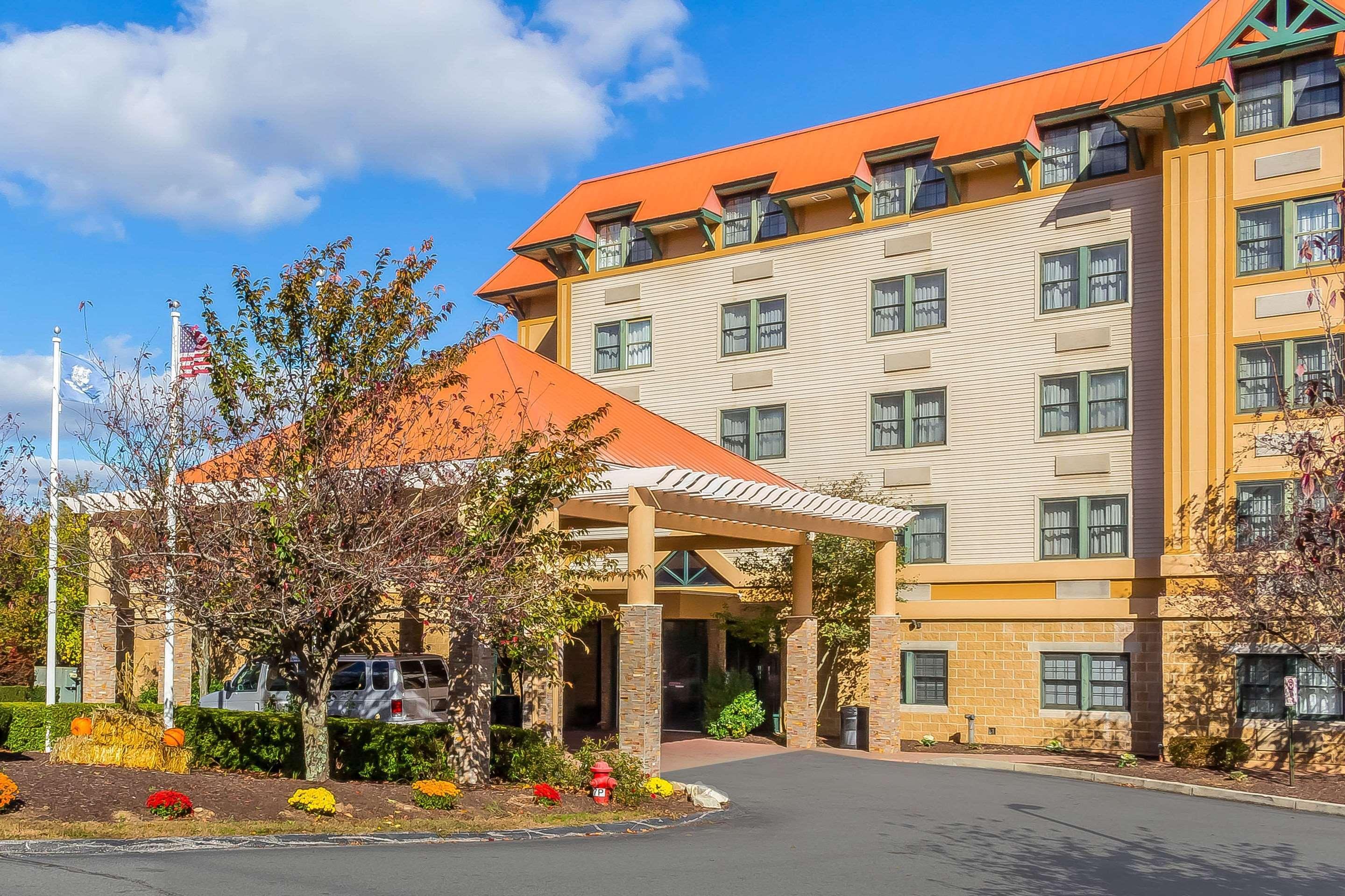 Comfort Suites Near Casinos Norwich Exterior photo